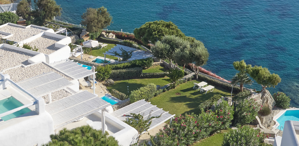04-garden-terrace-pool-endless-blu-villa-mykonos-blu